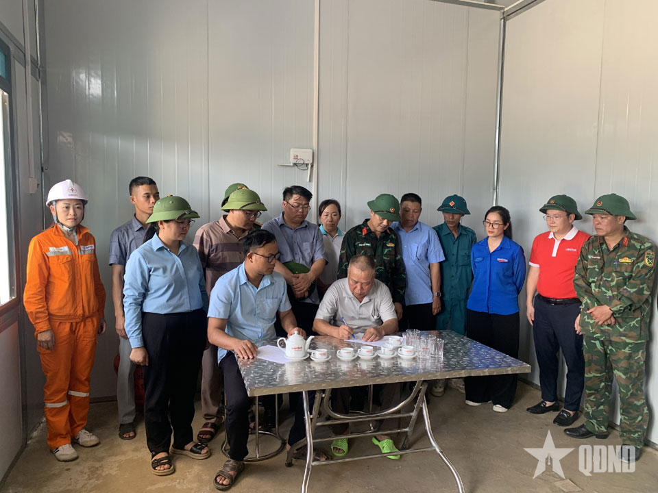 Lai Châu: Bàn giao 7 ngôi nhà cho người dân xã Mường Than
